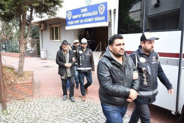 Göçmen Kaçakçıları İlk Defa Bunu Deneyecekti, İzmir Polisi Engelledi