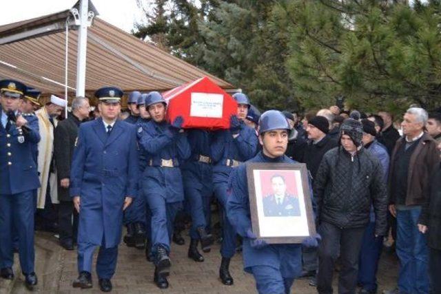 Bişkek'te Düşen Kargo Uçağının Kaptan Pilotu Için Yenişehir’De Tören