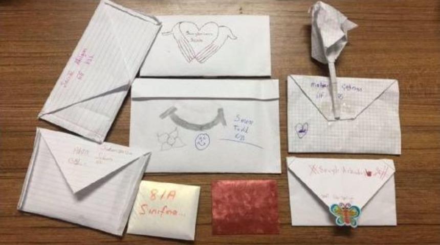 &Ouml;ğrencilerden Başika'daki Askerlere Mektup