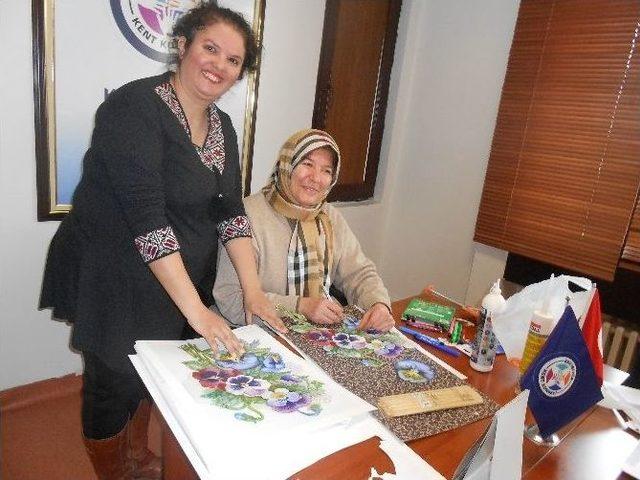 Eskişehir Kent Konseyi K&uuml;lt&uuml;r Sanat &Ccedil;alışma Grubu&rsquo;ndan R&ouml;lyef Kursu 2