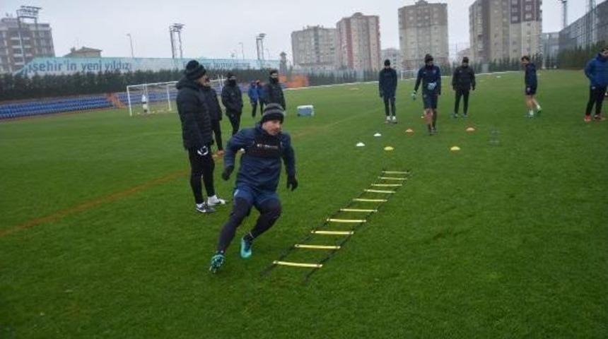 Medipol Başakşehir, Fenerbah&ccedil;e Ma&ccedil;ına Bileniyor