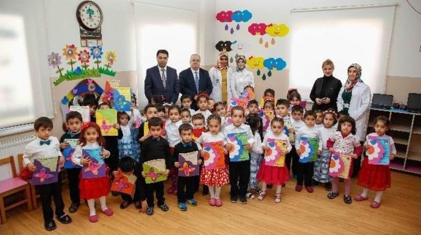 Şehitkamilli Minik &Ouml;ğrencilerin İlk Karne Heyecanı