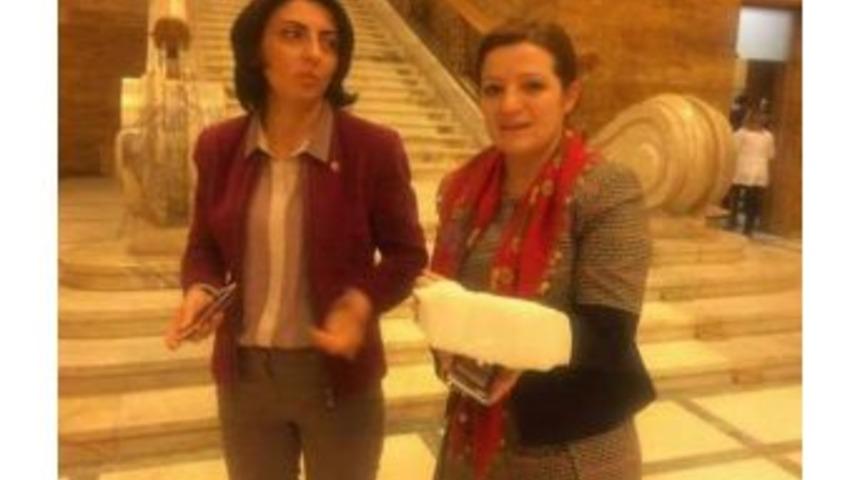 Meclis'teki Kavgada Chp'li Basmacı'nın Kolu &Ccedil;atladı