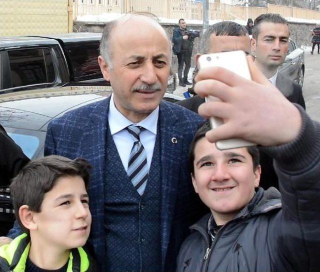 Erzurum Valisi'nden Çocuklara: Tatili Iyi Değerlendirin Daha Tatil Yok