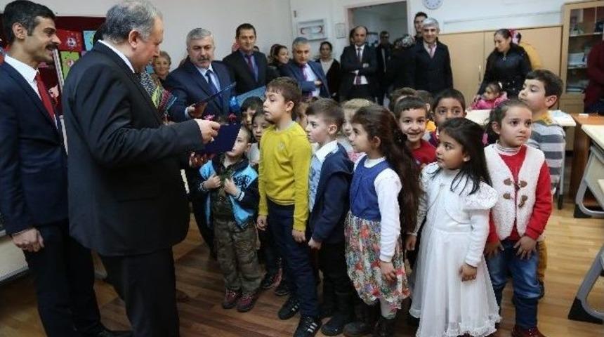 Karneler Vali Doğanay&rsquo;ın Elinden