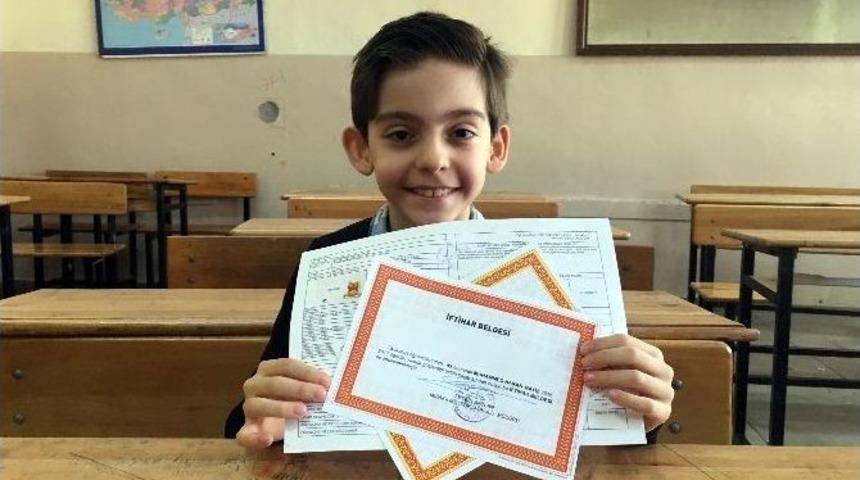 (&ouml;zel Haber) 8 Yaşında İlkokulu Bitirdi