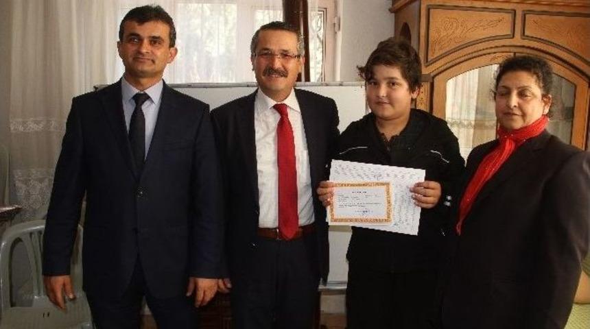 Fethiye&rsquo;de Evde Eğitim G&ouml;ren &Ouml;ğrenciler Karne Heyecanı Yaşadılar