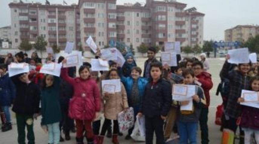 Tokat&rsquo;ta &Ouml;ğrencilerin Karne Heyecanı