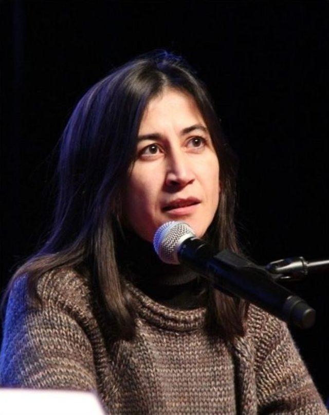 Şair Dilek Kartal: “yaşamadığım Bir Şeyi Yazamıyorum”