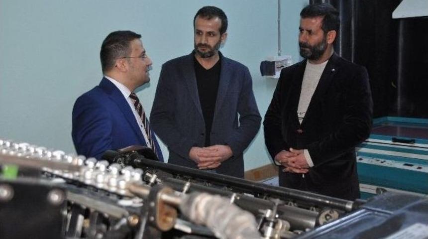 Viranşehir&rsquo;de Şair-yazar Furat Bilen&rsquo;in İlk Kitabı &Ccedil;ıktı