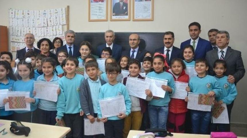 Adana&rsquo;da 469 Bin 809 &Ouml;ğrenci Karne Aldı