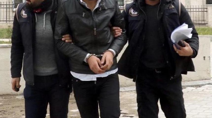 İnşaat Iş&ccedil;isine Ter&ouml;r Propagandası Su&ccedil;undan 1 Yıl 3 Ay Hapis