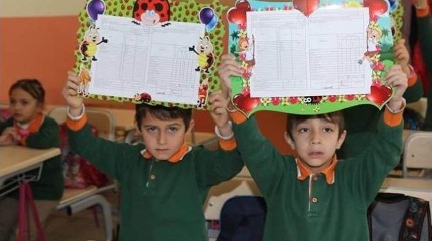 Sivas&rsquo;ta 120 Bin &Ouml;ğrenci Karne Heyecanı Yaşadı