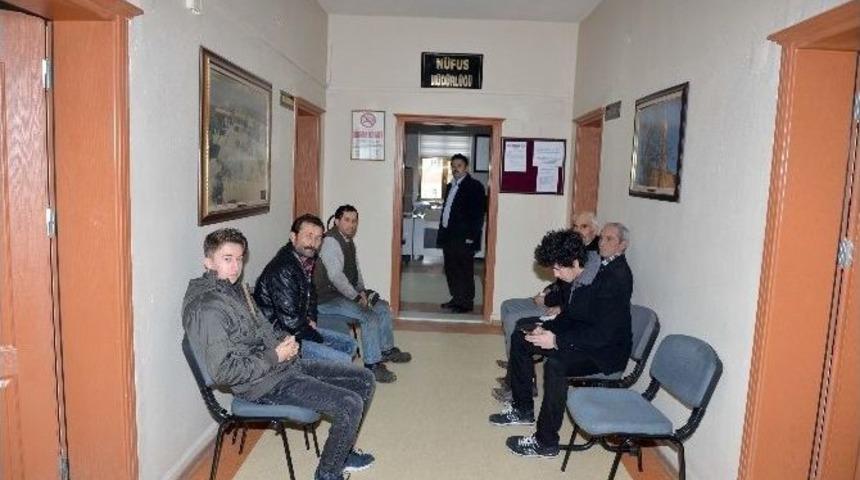 G&ouml;rdes&rsquo;te Yeni Kimlik Kartlarına Yoğun İlgi