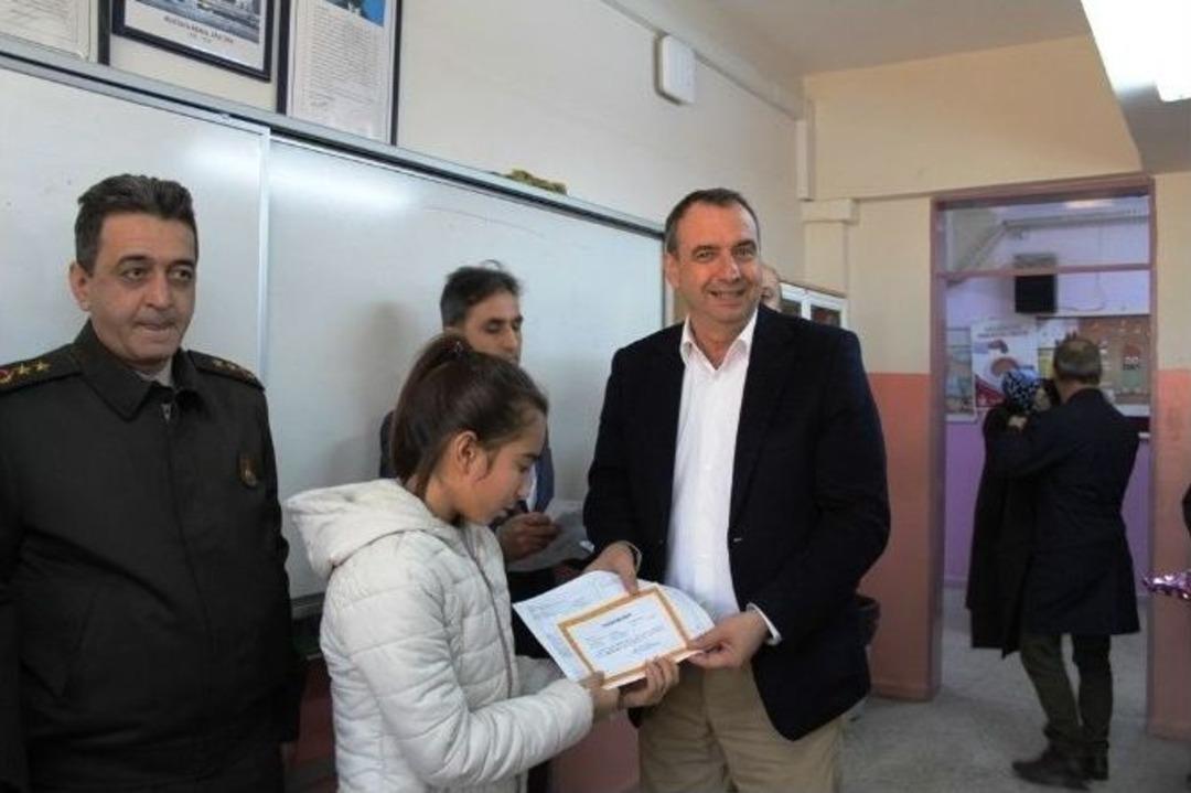 Ayvalık&rsquo;ta Yarıyıl Karnesi Heyecanı