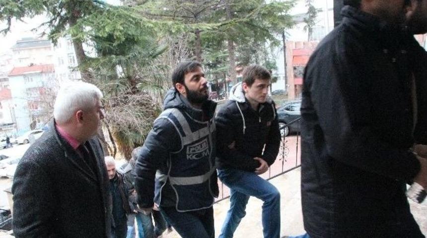 Fet&ouml;/pyd Operasyonu Kapsamında G&ouml;zaltına Alınan Ş&uuml;pheli 22 Emniyet Mensubu Hakim Karşısında