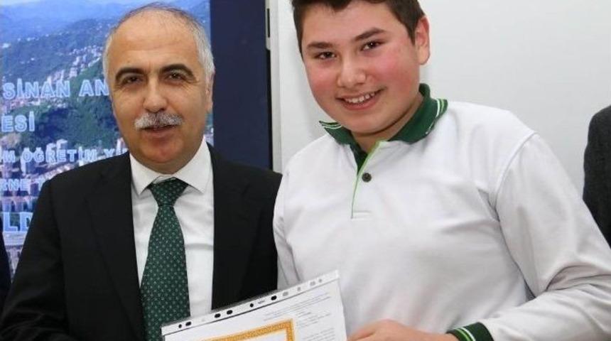 Giresun&rsquo;da 77 Bin 586 &Ouml;ğrenci Karne Sevinci Yaşadı.
