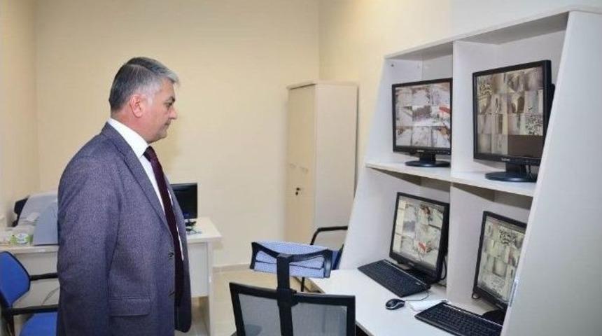 Vali Yazıcı Afet Savaş&ccedil;ılarını Ziyaret Etti