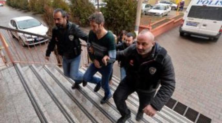 Karab&uuml;k'te Uyuşturucu Ş&uuml;phelileri Adliyeye Sevk Edildi