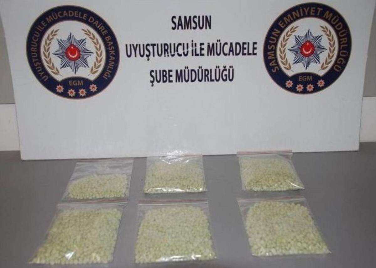 Otomobilin Tamponuna Zulalanmış 5 Bin 300 Adet Uyuşturucu Hap Ele Ge&ccedil;irildi