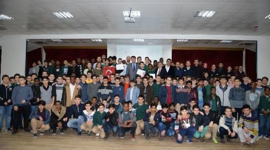 D&uuml;nya &Ouml;ğrencileri İlk Karnelerini Aldı