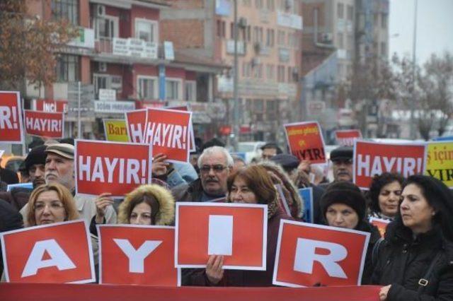 Kırıkkale'de 'anayasa Değişikliğine Hayır' Eylemi