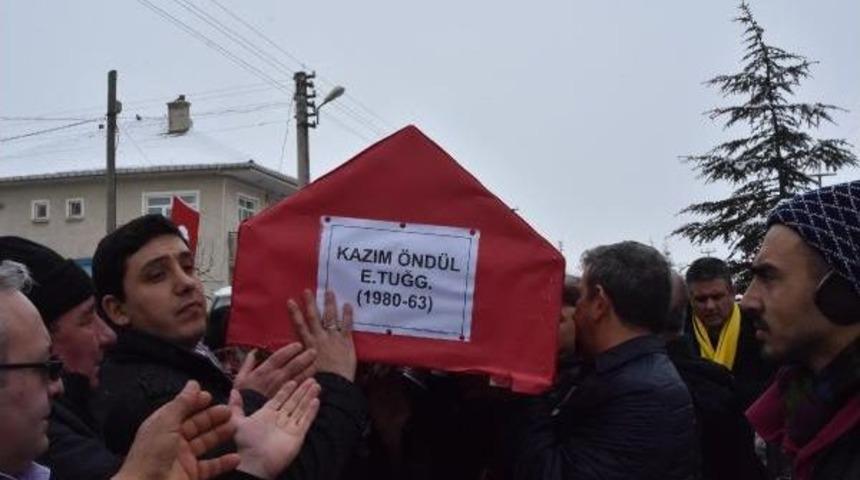U&ccedil;ak Kazasında &Ouml;len Pilot Kazım &Ouml;nd&uuml;l, Konya'da Toprağa Verildi