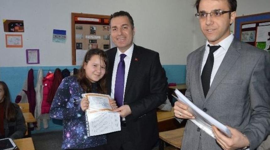 Niksar&rsquo;da &Ouml;ğrenciler Karne Sevinci Yaşadı