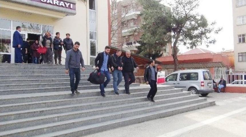 Kocaeli&rsquo;de Kayınvalidesini Ve Baldızını &Ouml;ld&uuml;ren Uzman &Ccedil;avuş, Memleketinde Teslim Oldu