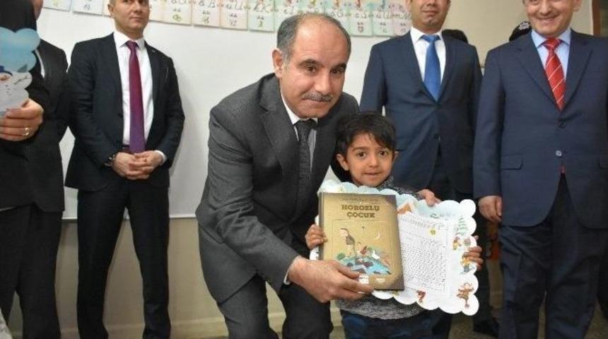 Karab&uuml;k&rsquo;te 37 Bin 499 &Ouml;ğrenci Yarı Yıl Karnelerini Aldı