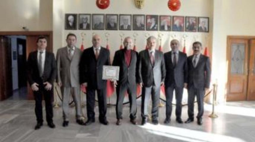 İzmir'de Ayakkabı Lisesi I&ccedil;in Protokol Imzalandı