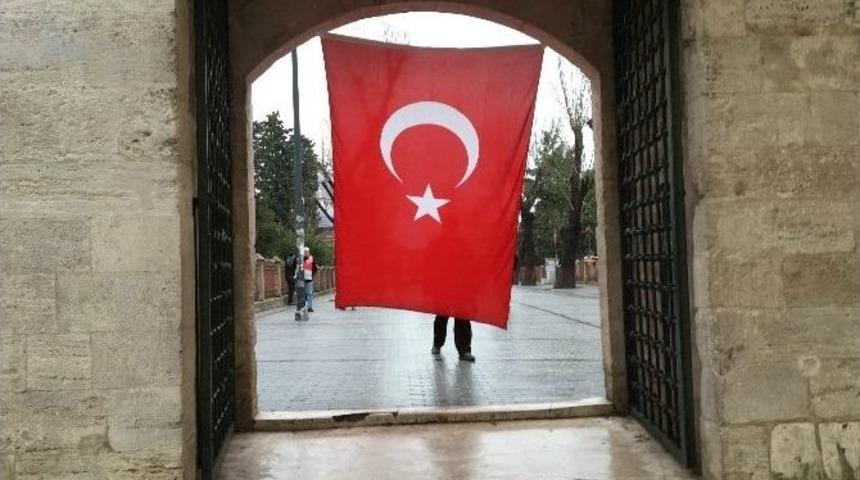 Fatih Camii&rsquo;nde Beşiktaş Şehitleri İ&ccedil;in Mevlid Okutuldu