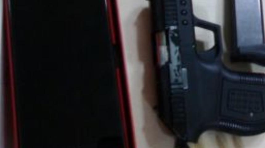 Eski Telefonları Sahte Faturayla Yeni Diye Satarken Yakalandı