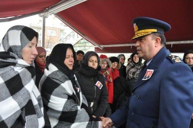 Kırgızistan'da Düşen Kargo Uçağında Ölen Teknisyen Eskişehir'de Toprağa Verildi