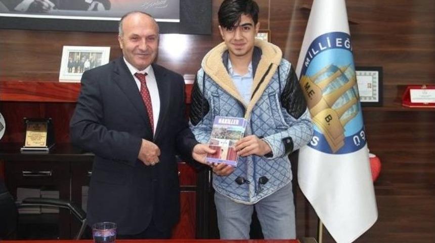 Gen&ccedil; Yazardan M&uuml;d&uuml;r Korkmaz&rsquo;a Ziyaret