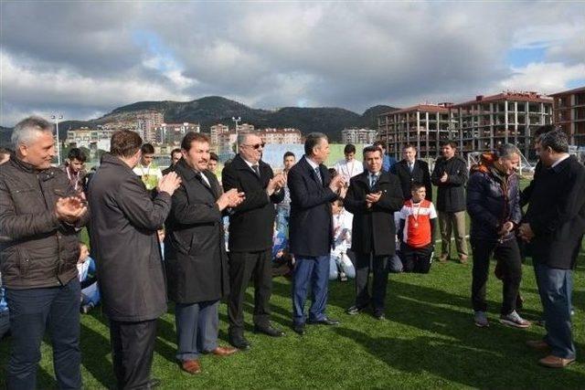 Mahalle Ligi Futbol Turnuvası Edremit Grubu Şampiyonları Ödüllerini Aldılar