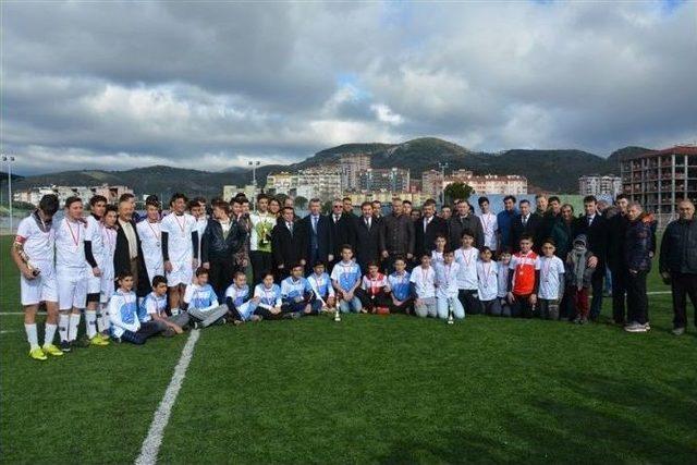 Mahalle Ligi Futbol Turnuvası Edremit Grubu Şampiyonları Ödüllerini Aldılar