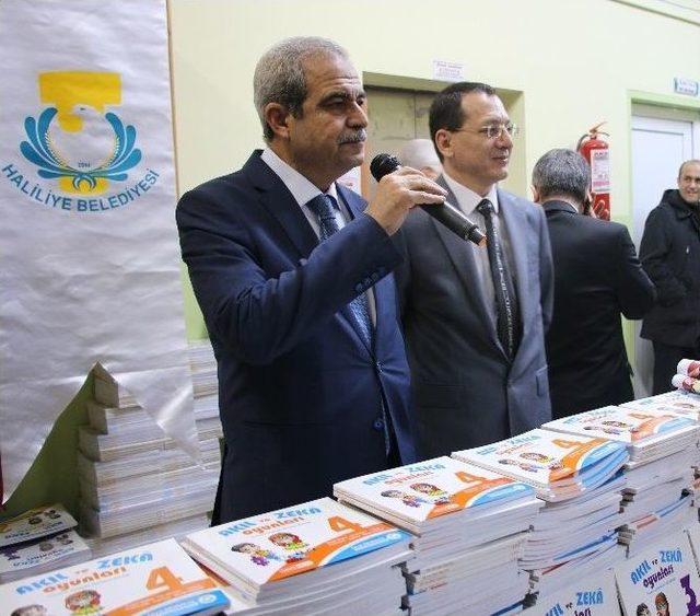 Demirkol&rsquo;dan Haliliyeli &Ouml;ğrencilere Karne Hediyesi 1