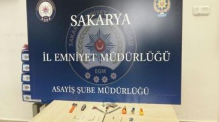Sakarya&rsquo;da 4 Ayrı İş Yerini Soyan Hırsızlar Yakalandı