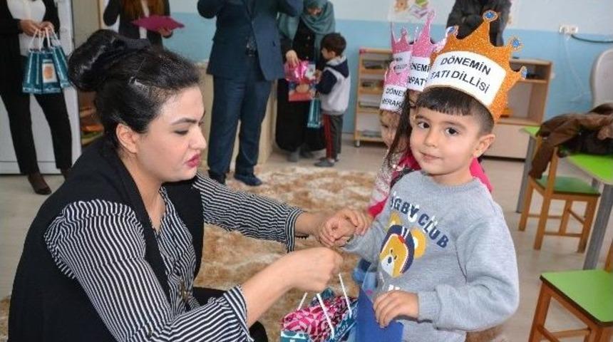 &Ouml;ğrencilere Bere Ve Atkı Dağıtıldı