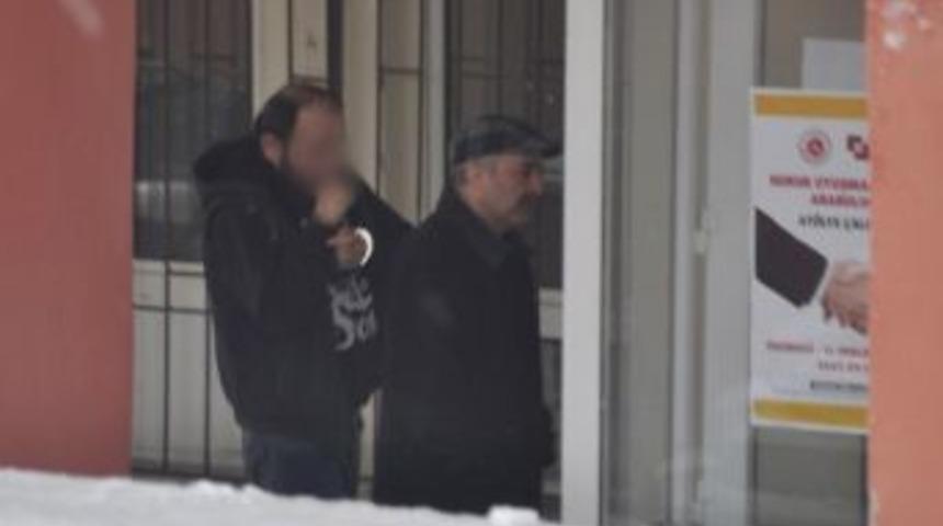 Fet&ouml;&rsquo;den Aranan Başsavcı Noterde Otomobilini Devrederken Yakalandı