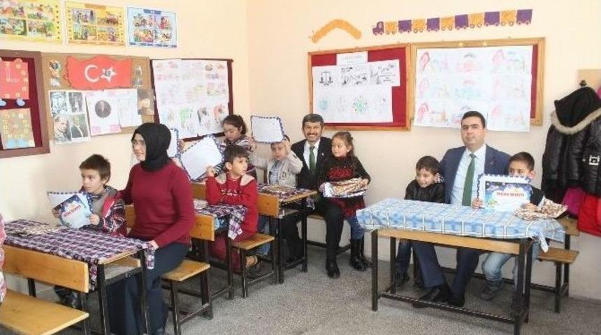 Gemerek&rsquo;te &Ouml;ğrenciler Karne Heyecanı Yaşadı