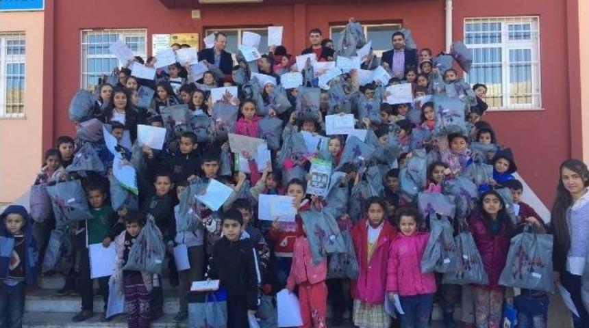 &Ouml;ğrencilere Ayakkabı Ve Giysi Yardımı