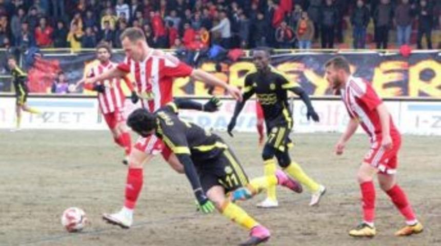 Evkur Yeni Malatyaspor, Mersin İdmanyurdu Karşısına 3 Eksikle &Ccedil;ıkacak