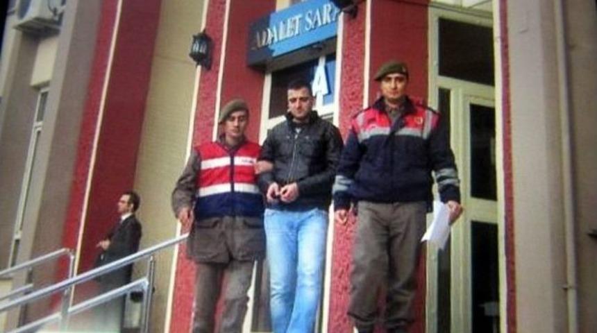 Sahte Binbaşı Askeri &Uuml;niformayla Dolandırdı