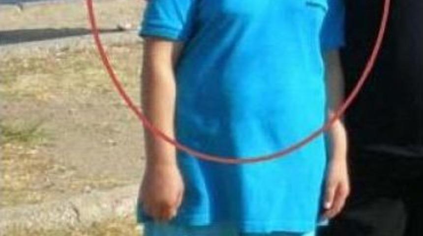 Minib&uuml;s &Ccedil;arpan Anne &Ouml;ld&uuml;, 5 Yaşındaki Oğlu Yaralandı