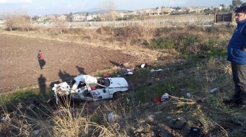 Ambulans İle Otomobil &Ccedil;arpıştı: 4 &Ouml;l&uuml;, 2 Yaralı