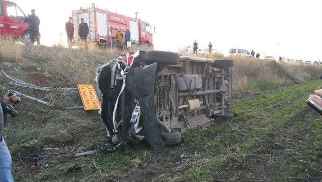 Ambulans İle Otomobil Çarpıştı: 4 Ölü, 2 Yaralı