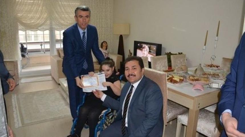 Karnesini Kaymakam Evine Getirdi