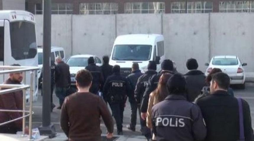 Gaziantep'te, Fet&ouml;/pdy Bağlantılı 38 Polis Tutuklandı